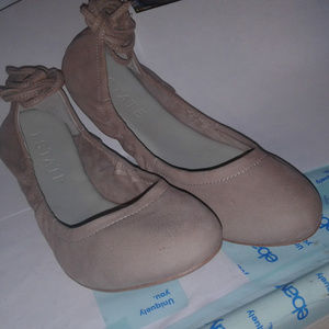 1.State ~ Women's Skkylar Taupe Nubuck Ballet Flat